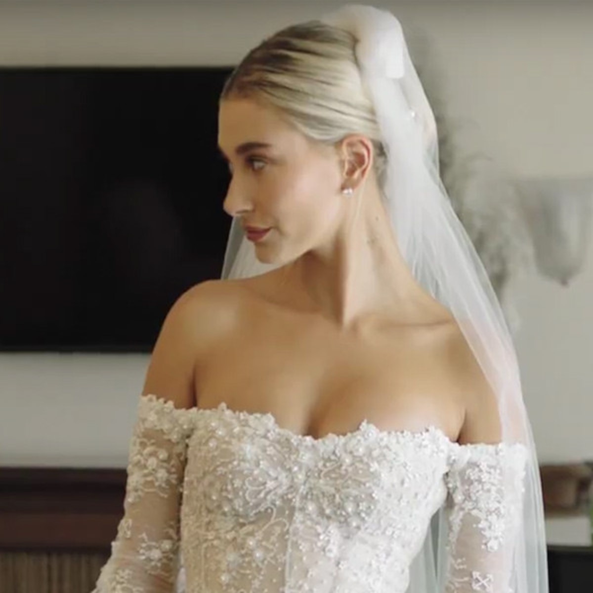 Watch Hailey Biebers Final Wedding Dress Fitting E News